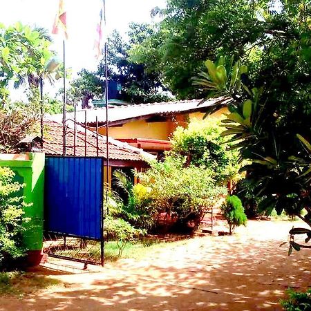 Amila Guest Otel Trincomalee Dış mekan fotoğraf