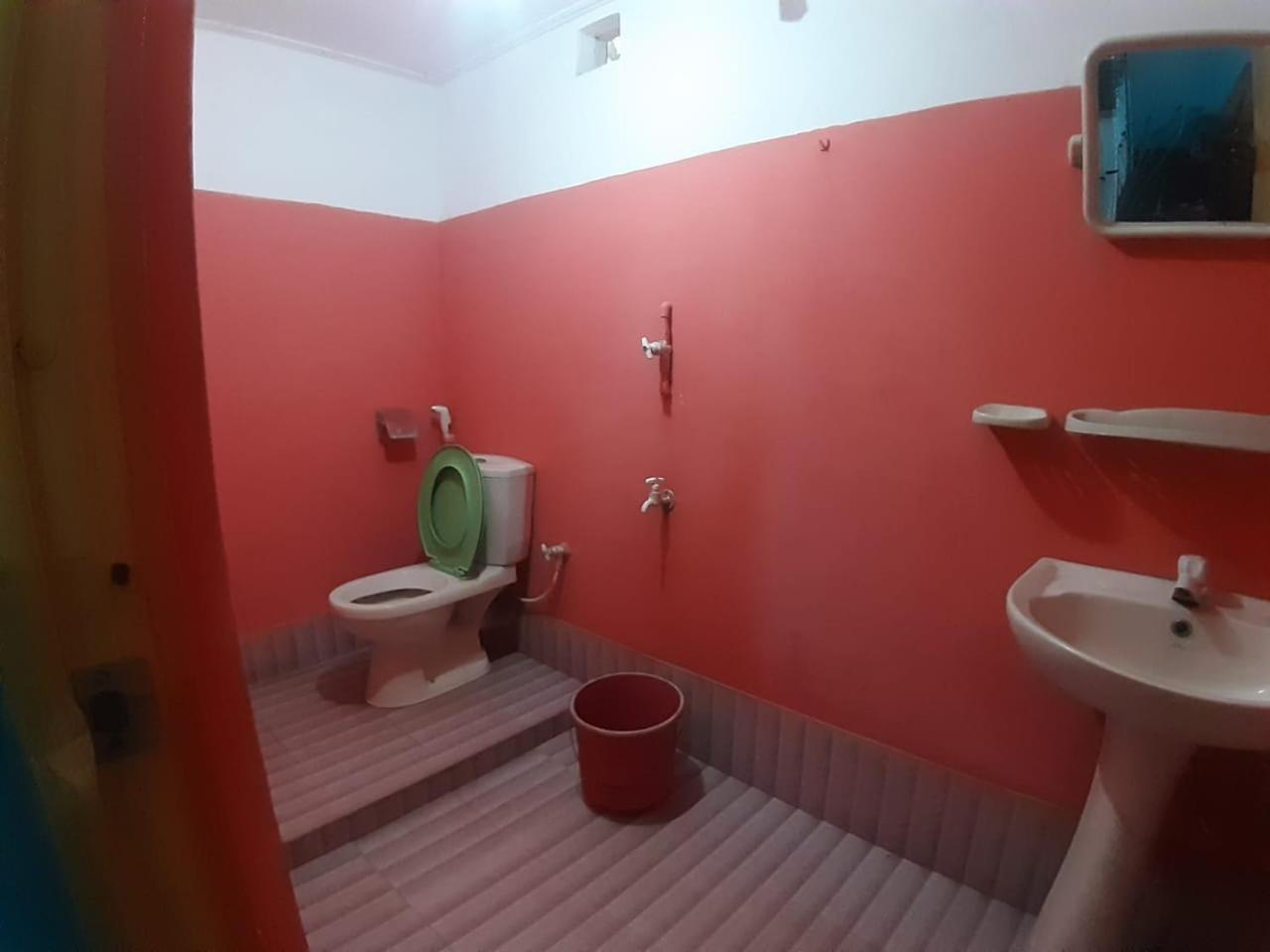 Amila Guest Otel Trincomalee Oda fotoğraf