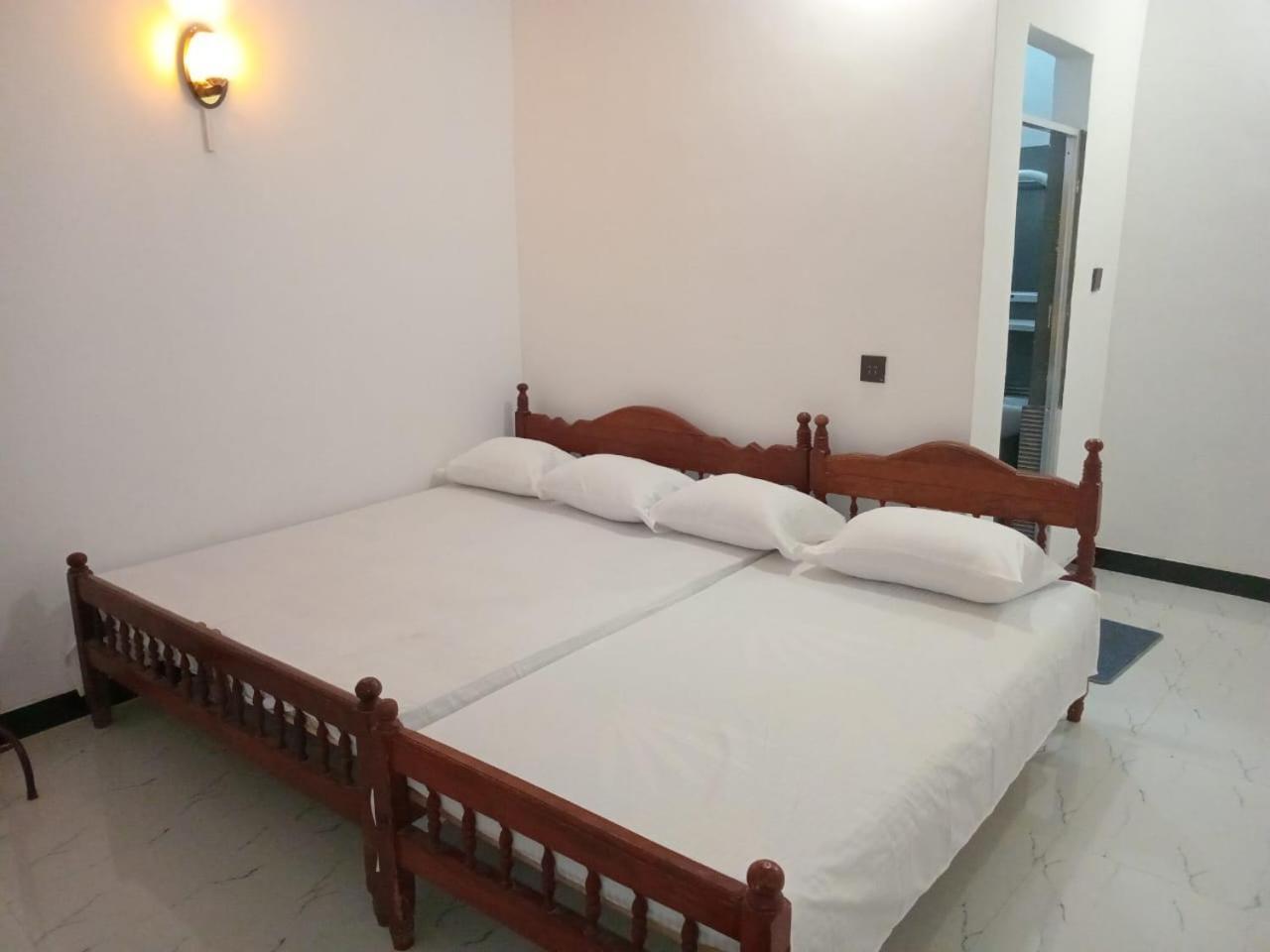 Amila Guest Otel Trincomalee Dış mekan fotoğraf