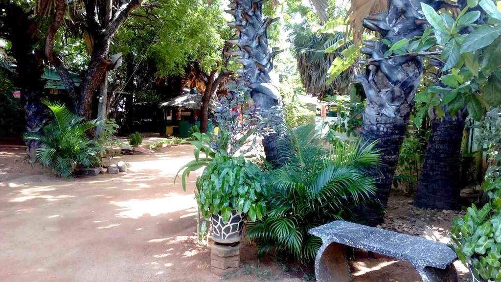 Amila Guest Otel Trincomalee Dış mekan fotoğraf